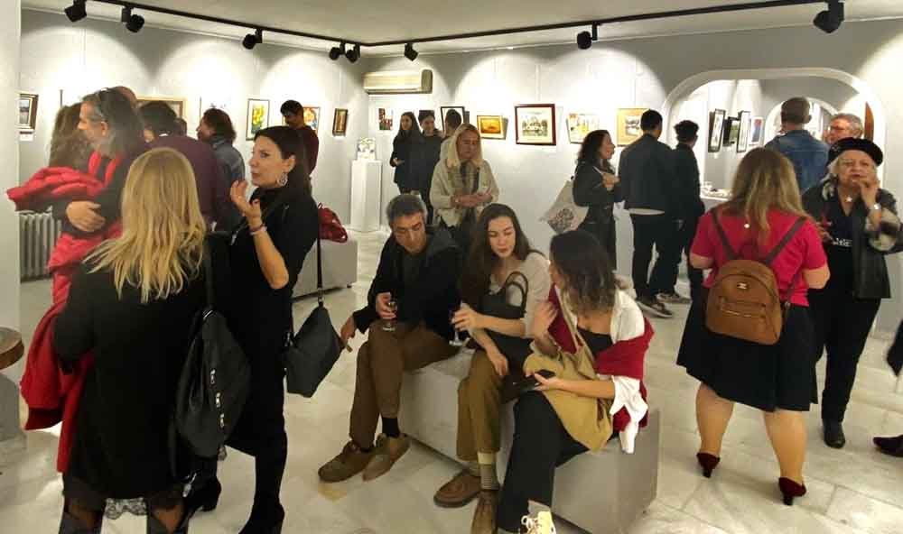 Sanatseverlerin Buluşma Noktası Evrim Sanat Galerisi'nin Yılbaşı Sergisi