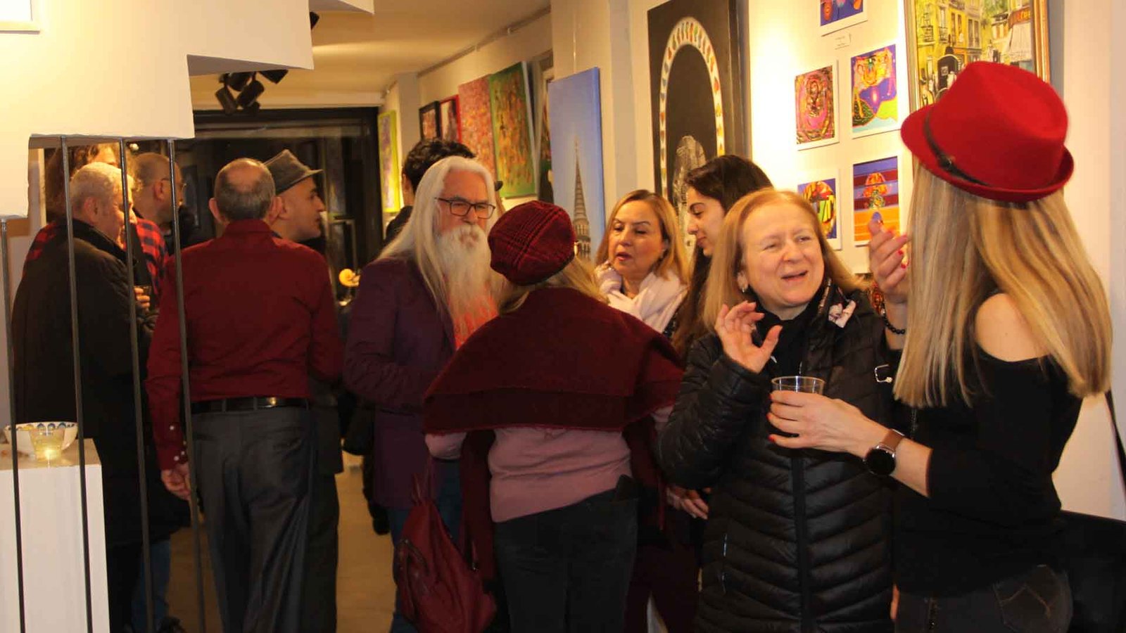 Next Pera Art Gallery’de “Love Makes All Things Possible” Karma Sergisi: Sanatseverlerin Buluşma Noktası